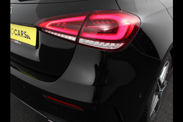 Mercedes-Benz A-Klasse 200 AMG Line Navigatie Climate Control Camera Virtual Cockpit Led Stoelverwarming Cruise control Parkeersensoren