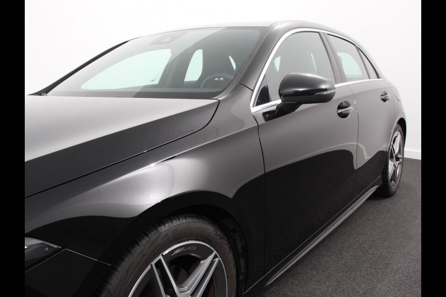 Mercedes-Benz A-Klasse 200 AMG Line Navigatie Climate Control Camera Virtual Cockpit Led Stoelverwarming Cruise control Parkeersensoren