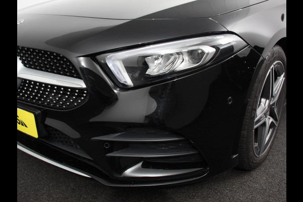 Mercedes-Benz A-Klasse 200 AMG Line Navigatie Climate Control Camera Virtual Cockpit Led Stoelverwarming Cruise control Parkeersensoren