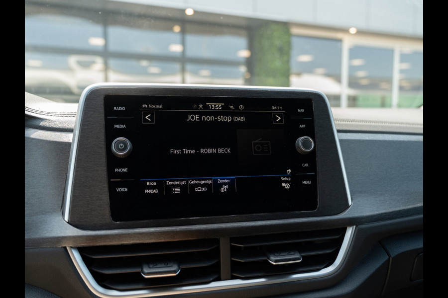 Volkswagen T-Roc 1.5 TSI 150PK DSG R-Line | Massage | Carplay | Camera | Standkachel
