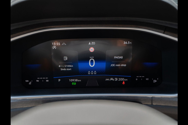 Volkswagen T-Roc 1.5 TSI 150PK DSG R-Line | Massage | Carplay | Camera | Standkachel