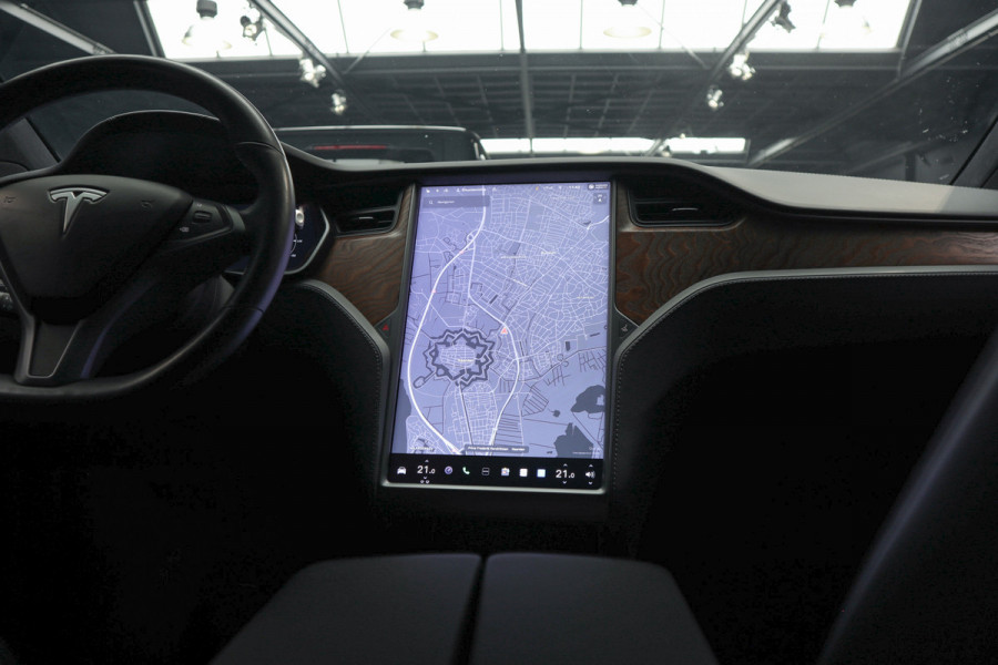 Tesla Model X Dual Motor AWD 7p. 100 kWh Autopilot Leer Navi ACC 360º Stoelverwarming voor & achter Memory Alcantara hemel Climate voor en achter PDC Softclose Afneembare trekhaak 22 inch LM velgen BTW auto