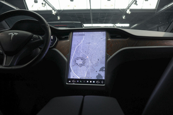 Tesla Model X Dual Motor AWD 7p. 100 kWh Autopilot Leer Navi ACC 360º Stoelverwarming voor & achter Memory Alcantara hemel Climate voor en achter PDC Softclose Afneembare trekhaak 22 inch LM velgen BTW auto