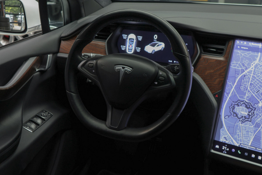 Tesla Model X Dual Motor AWD 7p. 100 kWh Autopilot Leer Navi ACC 360º Stoelverwarming voor & achter Memory Alcantara hemel Climate voor en achter PDC Softclose Afneembare trekhaak 22 inch LM velgen BTW auto