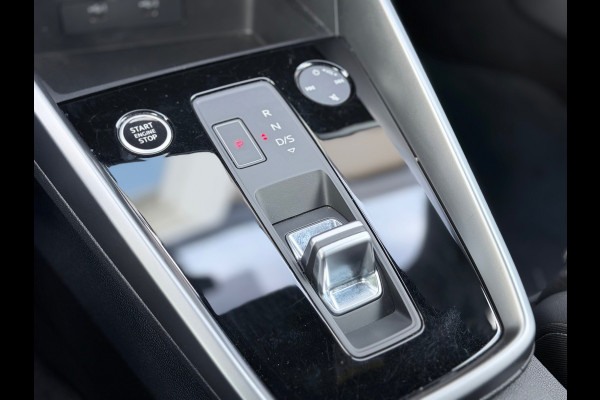 Audi A3 SPORTBACK 40 TFSI quattro S-Line Camera/AppleCarPlay