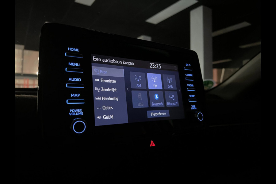 Toyota Yaris 1.5 Hybrid Dynamic| Parkeersen | Cam | Cruise |