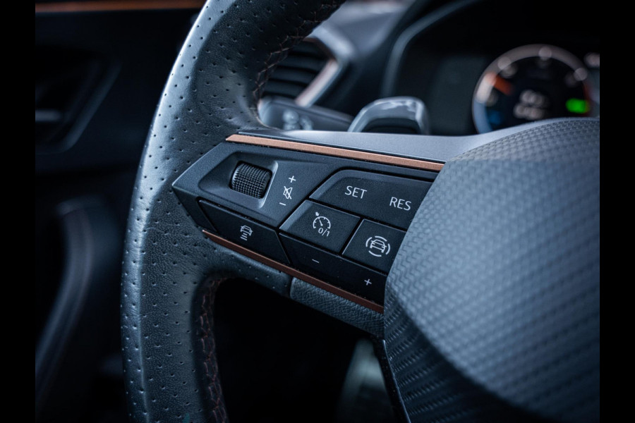 CUPRA Leon Sportstourer 1.4 e-Hybrid 245pk - Pano l ACC l Camera l Sfeerverl.