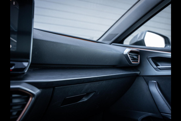 CUPRA Leon Sportstourer 1.4 e-Hybrid 245pk - Pano l ACC l Camera l Sfeerverl.