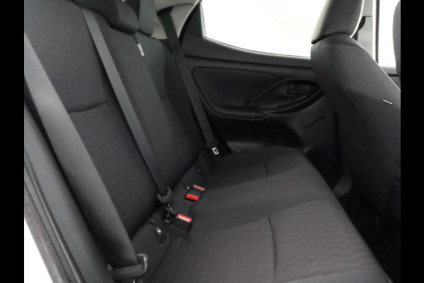 Toyota Yaris 1.5 Hybrid Active Sport | Stoelverwarming | Navigatie | Camera | Apple Carplay & AndroidAUTO |