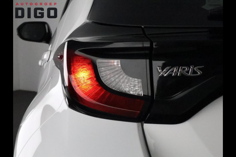 Toyota Yaris 1.5 Hybrid Active Sport | Stoelverwarming | Navigatie | Camera | Apple Carplay & AndroidAUTO |