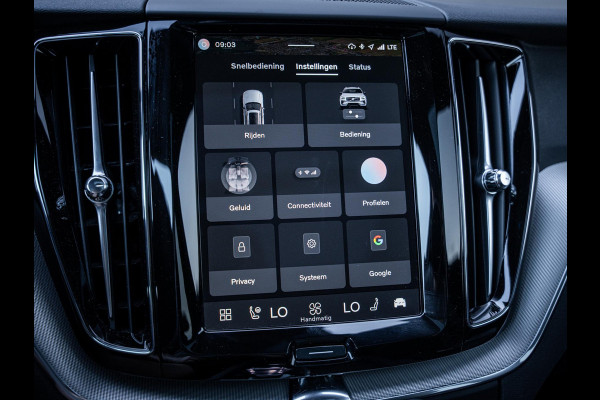 Volvo XC60 2.0 T8 Plug-in hybrid AWD Plus Black Edition - Long Range l Pano l 360cam l Memory