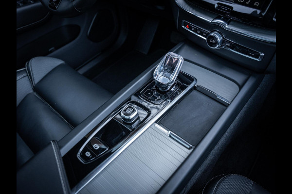 Volvo XC60 2.0 T8 Plug-in hybrid AWD Plus Black Edition - Long Range l Pano l 360cam l Memory