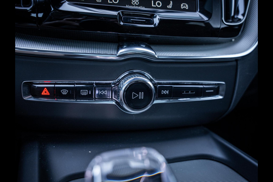 Volvo XC60 2.0 T8 Plug-in hybrid AWD Plus Black Edition - Long Range l Pano l 360cam l Memory