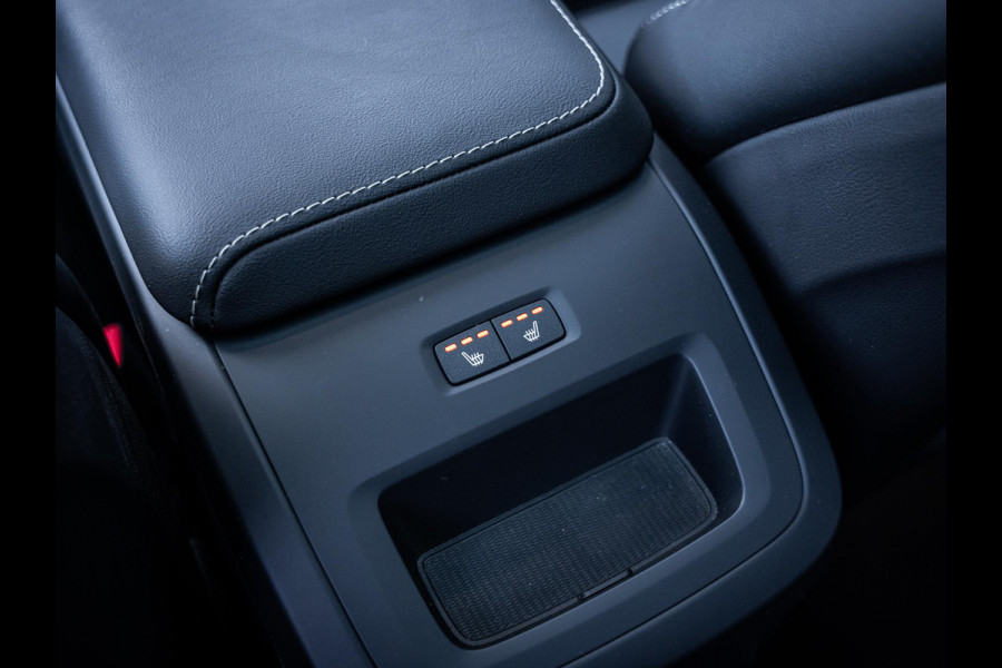 Volvo XC60 2.0 T8 Plug-in hybrid AWD Plus Black Edition - Long Range l Pano l 360cam l Memory