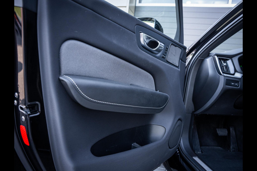 Volvo XC60 2.0 T8 Plug-in hybrid AWD Plus Black Edition - Long Range l Pano l 360cam l Memory