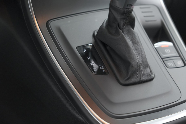 Renault Scénic TCe 140 EDC Limited | Camera | Stoelverwarming | Navigatie | Apple Carplay