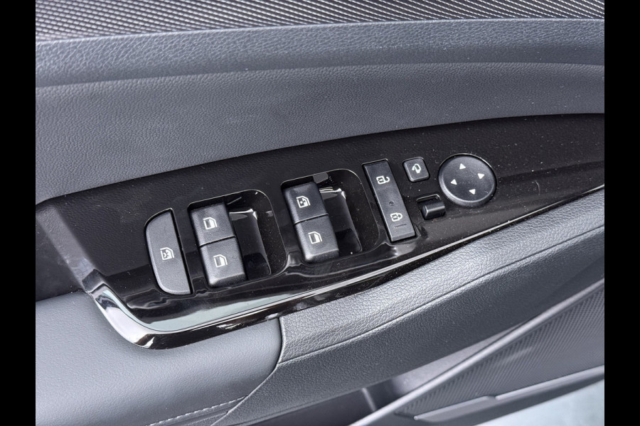 Kia Sportage 1.6 T-GDi PHEV DynamicPlusLine - Automaat - Stoelverwarming/Stuurwielverwarming Panorama dak - Achteruitrijcamera - Automaat