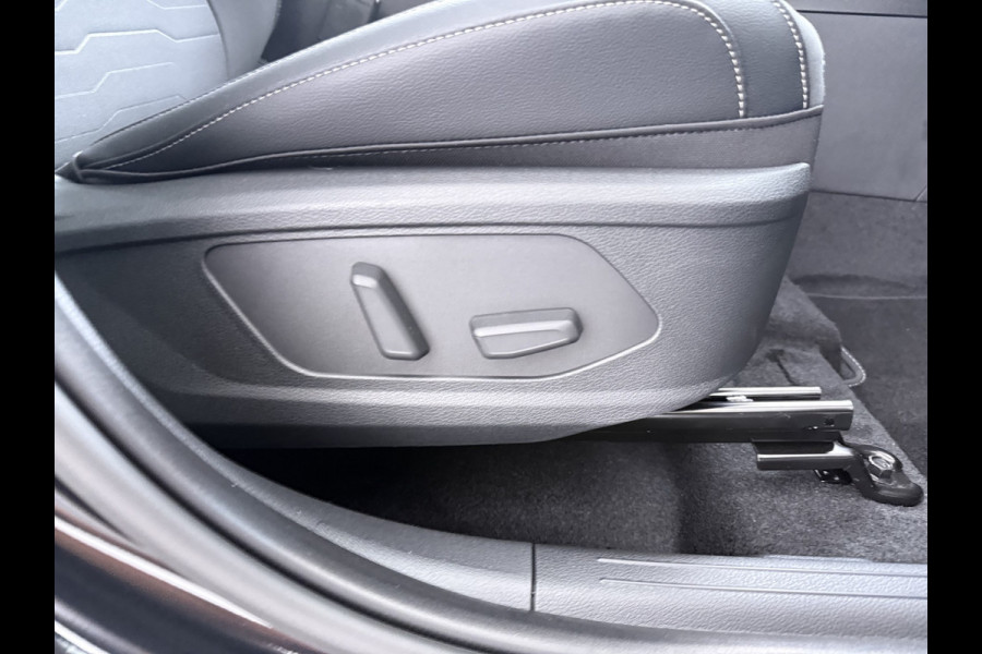 Kia Sportage 1.6 T-GDi PHEV DynamicPlusLine - Automaat - Stoelverwarming/Stuurwielverwarming Panorama dak - Achteruitrijcamera - Automaat