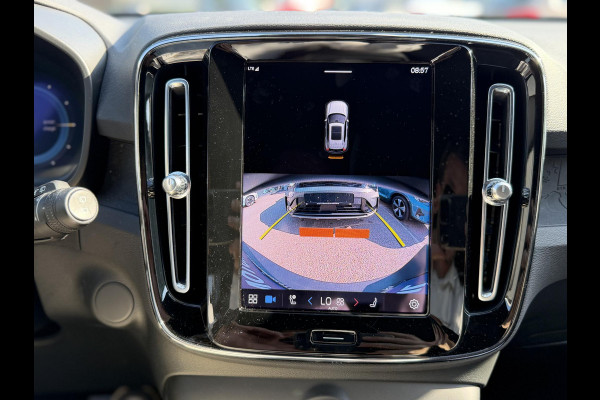 Volvo XC40 Recharge Core 70 kWh VAN: 32.900,- VOOR: 30.877,- UW WKVOORDEEL: 2.023,- | SOH 94% | VOLVO DEALER ONDERHOUDEN| ACHTERUITRIJCAMERA|