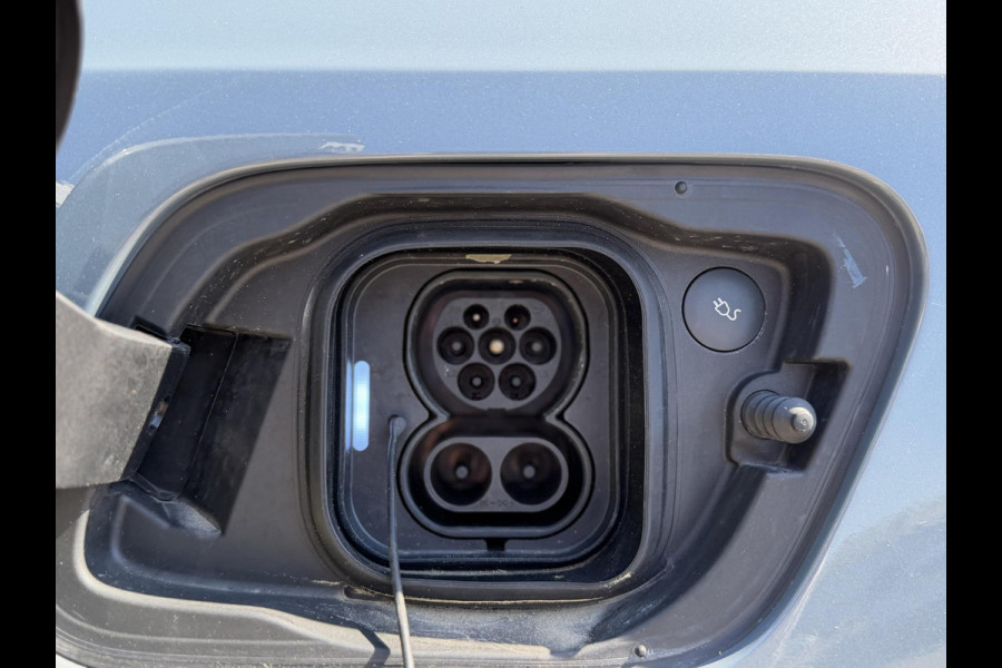 Volvo XC40 Recharge Core 70 kWh VAN: 32.900,- VOOR: 30.877,- UW WKVOORDEEL: 2.023,- | SOH 96% | VOLVO DEALER ONDERHOUDEN| ACHTERUITRIJCAMERA| WARMTEPOMP| STOEL + STUURVERWARMING