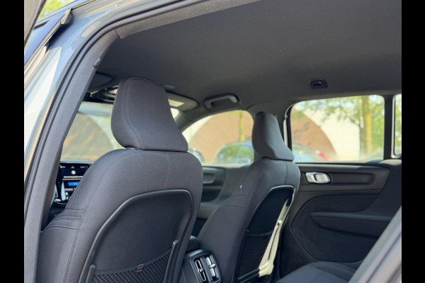 Volvo XC40 Recharge Core 70 kWh VAN: 32.900,- VOOR: 30.877,- UW WKVOORDEEL: 2.023,- | SOH 96% | VOLVO DEALER ONDERHOUDEN| ACHTERUITRIJCAMERA| WARMTEPOMP| STOEL + STUURVERWARMING