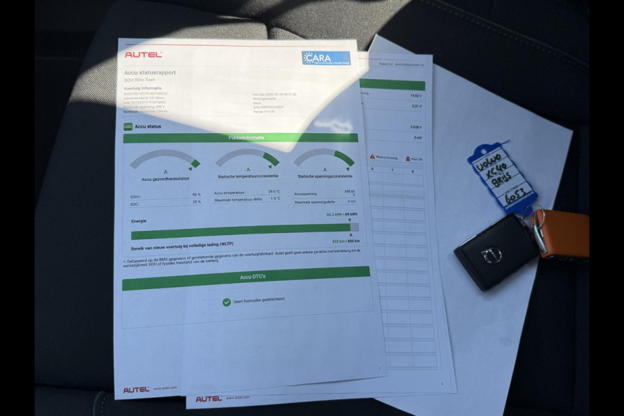 Volvo XC40 Recharge Core 70 kWh VAN: 32.900,- VOOR: 30.877,- UW WKVOORDEEL: 2.023,- | SOH 96% | VOLVO DEALER ONDERHOUDEN| ACHTERUITRIJCAMERA| WARMTEPOMP| STOEL + STUURVERWARMING