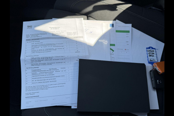 Volvo XC40 Recharge Core 70 kWh VAN: 32.900,- VOOR: 30.877,- UW WKVOORDEEL: 2.023,- | SOH 96% | VOLVO DEALER ONDERHOUDEN| ACHTERUITRIJCAMERA| WARMTEPOMP| STOEL + STUURVERWARMING
