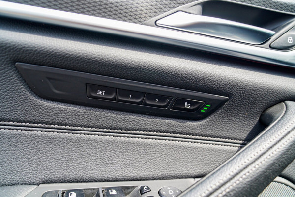 BMW 5 Serie M550i xDrive Business Edition Plus | Head up Display | Stoelverkoeling | Massage | Harman\/Kardon | 360 Camera