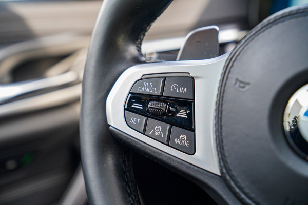 BMW 5 Serie M550i xDrive Business Edition Plus | Head up Display | Stoelverkoeling | Massage | Harman\/Kardon | 360 Camera