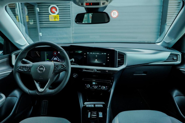 Opel Mokka Electric Edition 50 kWh / Warmtepomp / Zwart Metallic / 1 Eigenaar
