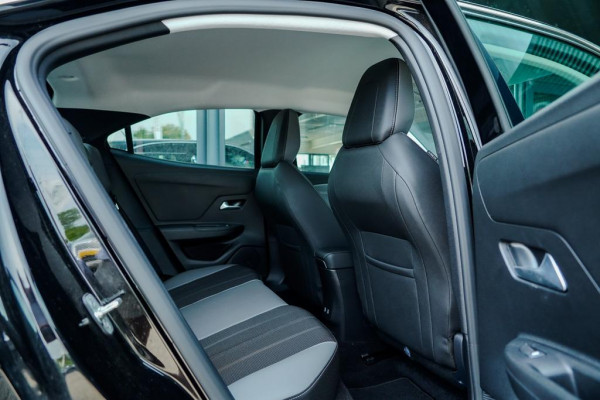 Opel Mokka Electric Edition 50 kWh / Warmtepomp / Zwart Metallic / 1 Eigenaar