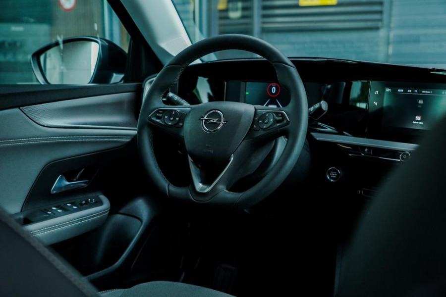 Opel Mokka Electric Edition 50 kWh / Warmtepomp / Zwart Metallic / 1 Eigenaar