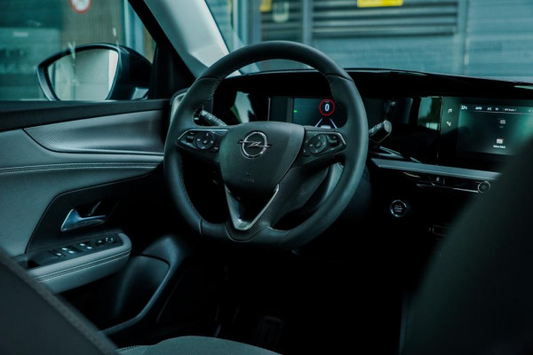 Opel Mokka Electric Edition 50 kWh / Warmtepomp / Zwart Metallic / 1 Eigenaar