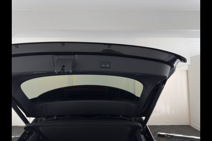Audi Q4 e-tron 40 Launch S-Line Edition Competition 77 kWh [3-Fase-11kW] {SoH-89%} (INCL-BTW) *HEAT-PUMP | LEATHER | MATRIX-LED | SONOS-SOUND | ADAPTIVE-CRUISE | HEATED-SPORTSEATS | AMBIENTLIGHT | DIGI-COCKPIT | CAMERA | KEYLESS | HEAD-UP |  DAB+ | TOWBAR | 20''ALU*