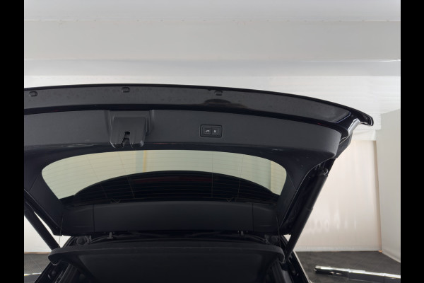 Audi Q4 e-tron 40 Launch S-Line Edition Competition 77 kWh [3-Fase-11kW] {SoH-89%} (INCL-BTW) *HEAT-PUMP | LEATHER | MATRIX-LED | SONOS-SOUND | ADAPTIVE-CRUISE | HEATED-SPORTSEATS | AMBIENTLIGHT | DIGI-COCKPIT | CAMERA | KEYLESS | HEAD-UP |  DAB+ | TOWBAR | 20''ALU*