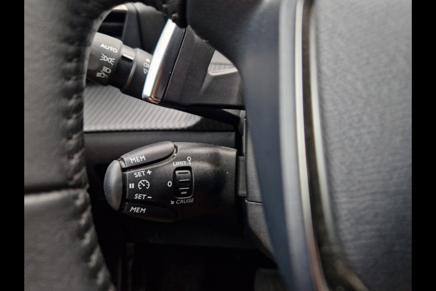 Peugeot 208 1.2 Hybrid 110 e-DCS6 Allure /Cruise /Carplay