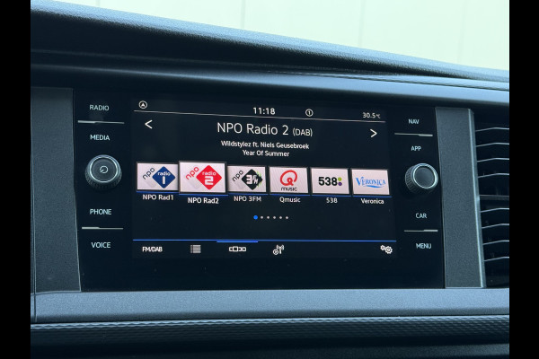 Volkswagen Transporter 2.0 TDI HIGHLINE / L2H1 / TREKHAAK / AIRCO / CRUISE / NAVI / CARPLAY / LMV