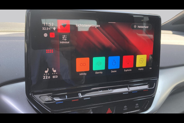 Volkswagen ID.4 Life 77 kWh 204pk | Elek. trekhaak | Warmtepomp | Stoelverwarming | Acc