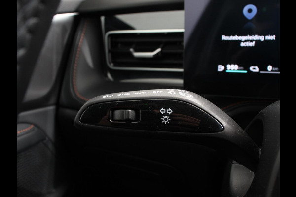 MG HS 1.5 PHEV Luxury Automaat SOH 94% Navigatie Apple Carplay/Android Auto Airco Cruise Control Lichtmetalen velgen Digitaal Dashboard