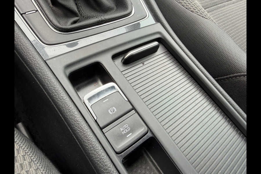 Volkswagen Golf 1.0 TSI Comfortline | Adaptief Cruise + Airco + Carplay Nu € 11.650,-!!!