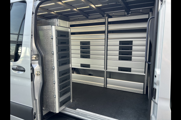 Mercedes-Benz Sprinter 315 CDI L2 H1 RWD 3500KG Trekhaak / BOTT Inrichting / MBUX 10.25 / Navigatie / Cruise control / Airco / 270 Graden achterdeuren