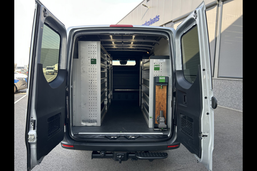 Mercedes-Benz Sprinter 315 CDI L2 H1 RWD 3500KG Trekhaak / BOTT Inrichting / MBUX 10.25 / Navigatie / Cruise control / Airco / 270 Graden achterdeuren