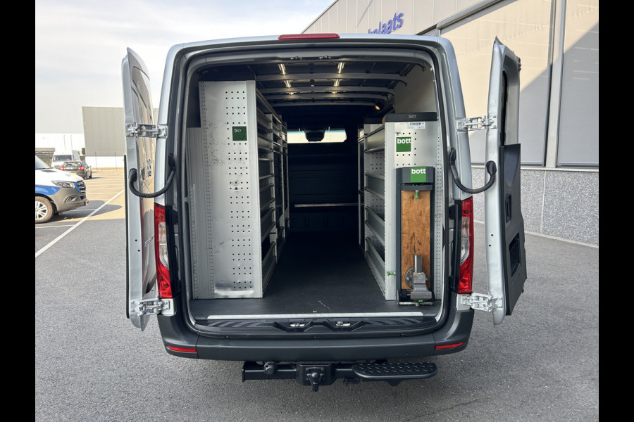 Mercedes-Benz Sprinter 315 CDI L2 H1 RWD 3500KG Trekhaak / BOTT Inrichting / MBUX 10.25 / Navigatie / Cruise control / Airco / 270 Graden achterdeuren