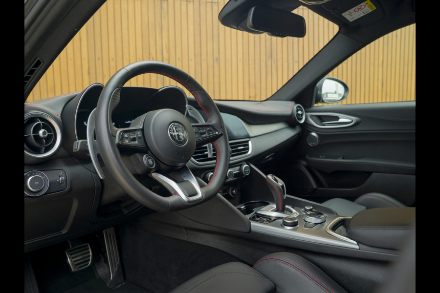 Alfa Romeo Giulia 2.0 T GME AWD Competizione | Harman/Kardon | Adapt. cruise | Veloce stoelen | carplay