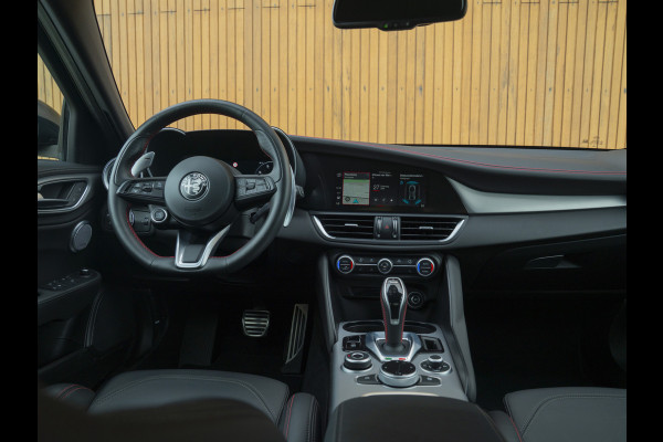 Alfa Romeo Giulia 2.0 T GME AWD Competizione | Harman/Kardon | Adapt. cruise | Veloce stoelen | carplay