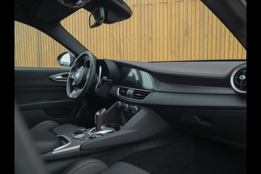 Alfa Romeo Giulia 2.0 T GME AWD Competizione | Harman/Kardon | Adapt. cruise | Veloce stoelen | carplay