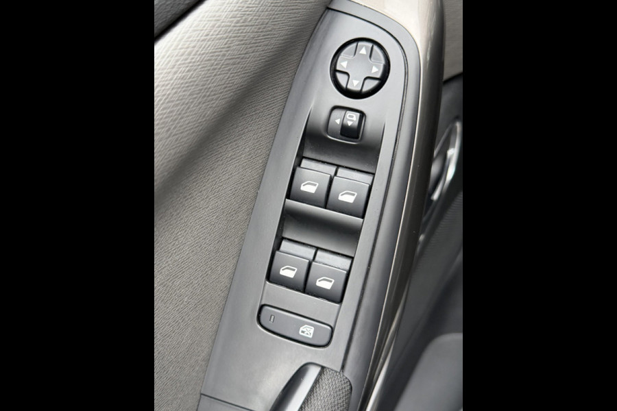 Citroën Grand C4 Spacetourer 1.2 PureTech SHINE - 7 Personen - Apple CarPlay/Navigatie I Airco I LED I PDC I Sport velgen I