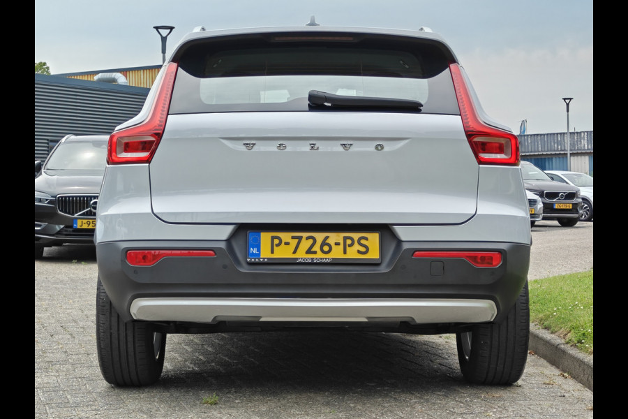 Volvo XC40 T2 130PK Momentum Business | BLIS | Camera Achter | PDC V+A | Carplay | Adapt. Cruise