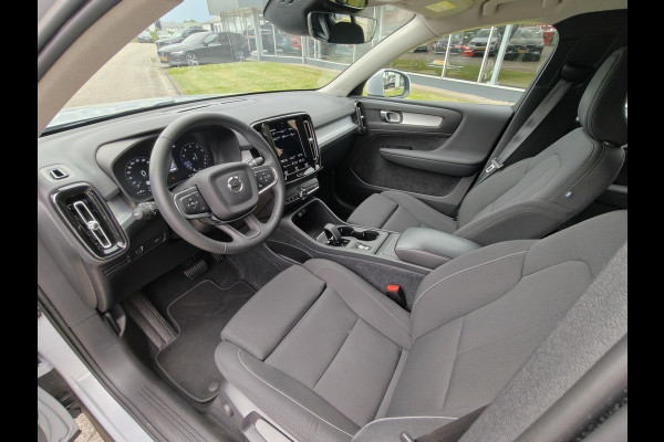 Volvo XC40 T2 130PK Momentum Business | BLIS | Camera Achter | PDC V+A | Carplay | Adapt. Cruise