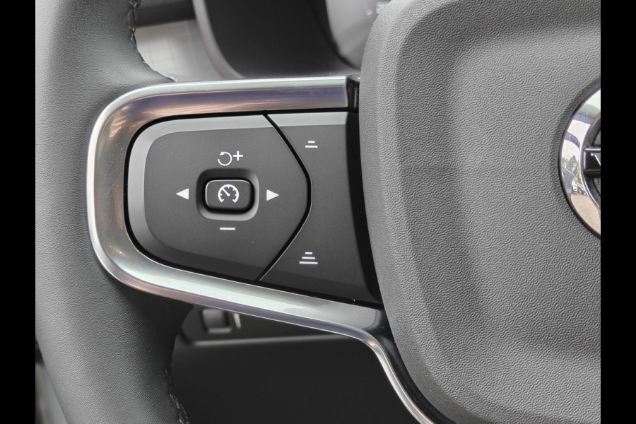 Volvo XC40 T2 130PK Momentum Business | BLIS | Camera Achter | PDC V+A | Carplay | Adapt. Cruise